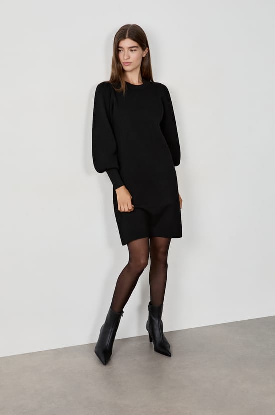 Robe pull courte;${refinementColor}