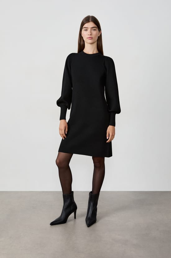 Robe pull courte;${refinementColor}