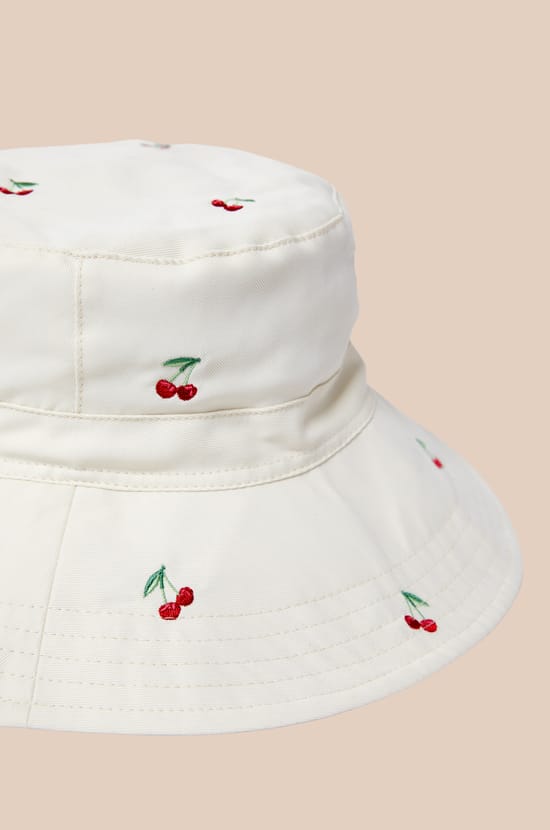 Chapeau &agrave; motifs cerises;${refinementColor}