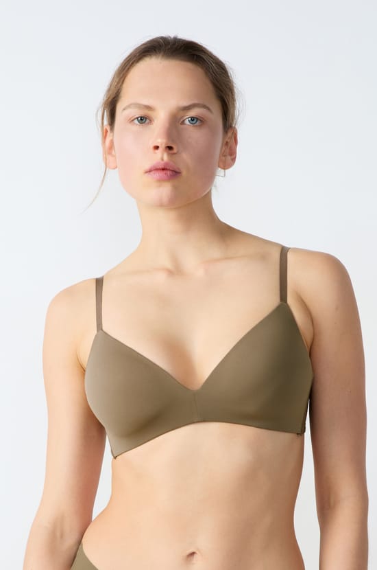 Wireless lightly lined microfibre bra;${refinementColor}