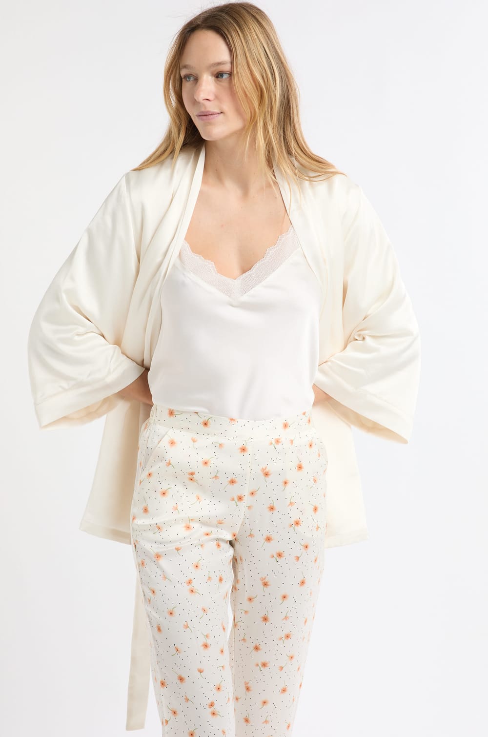 Ensemble de pyjama 3 pièces en satin;${refinementColor}