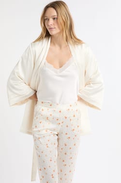 Ensemble de pyjama 3 pièces en satin;${refinementColor}