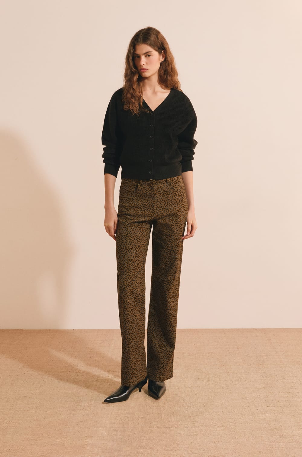 Pantalon &agrave; motif l&eacute;opard;${refinementColor}
