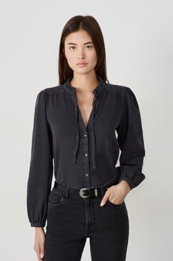 Chemise col V;${refinementColor}