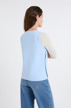 Sleeveless Buttoned Sweater;${refinementColor}