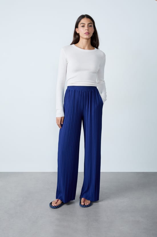 Pantalon fluide plissé;${refinementColor}