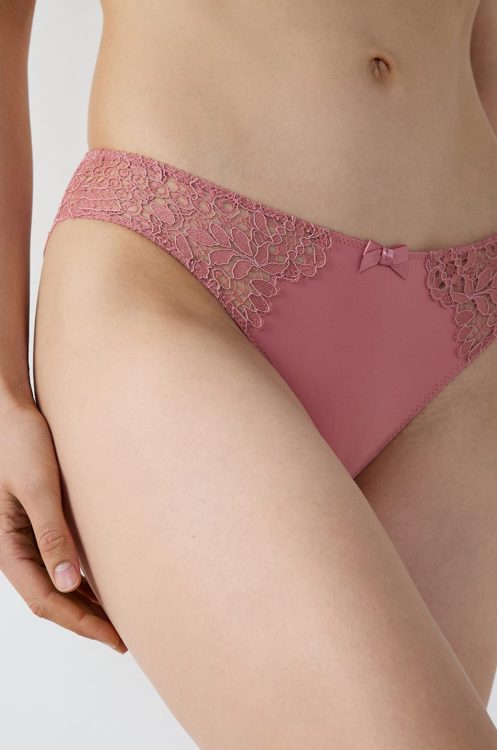 Lace Hipster;${refinementColor}