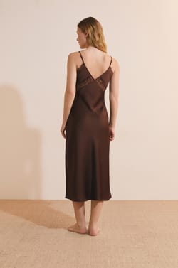 Nuisette longue satin&eacute;e;${refinementColor}