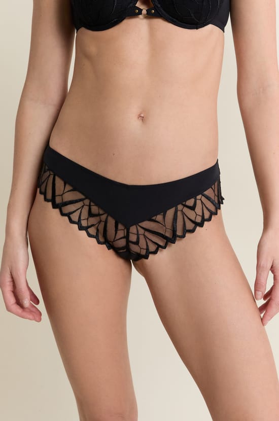 Embroidered Hipster;${refinementColor}