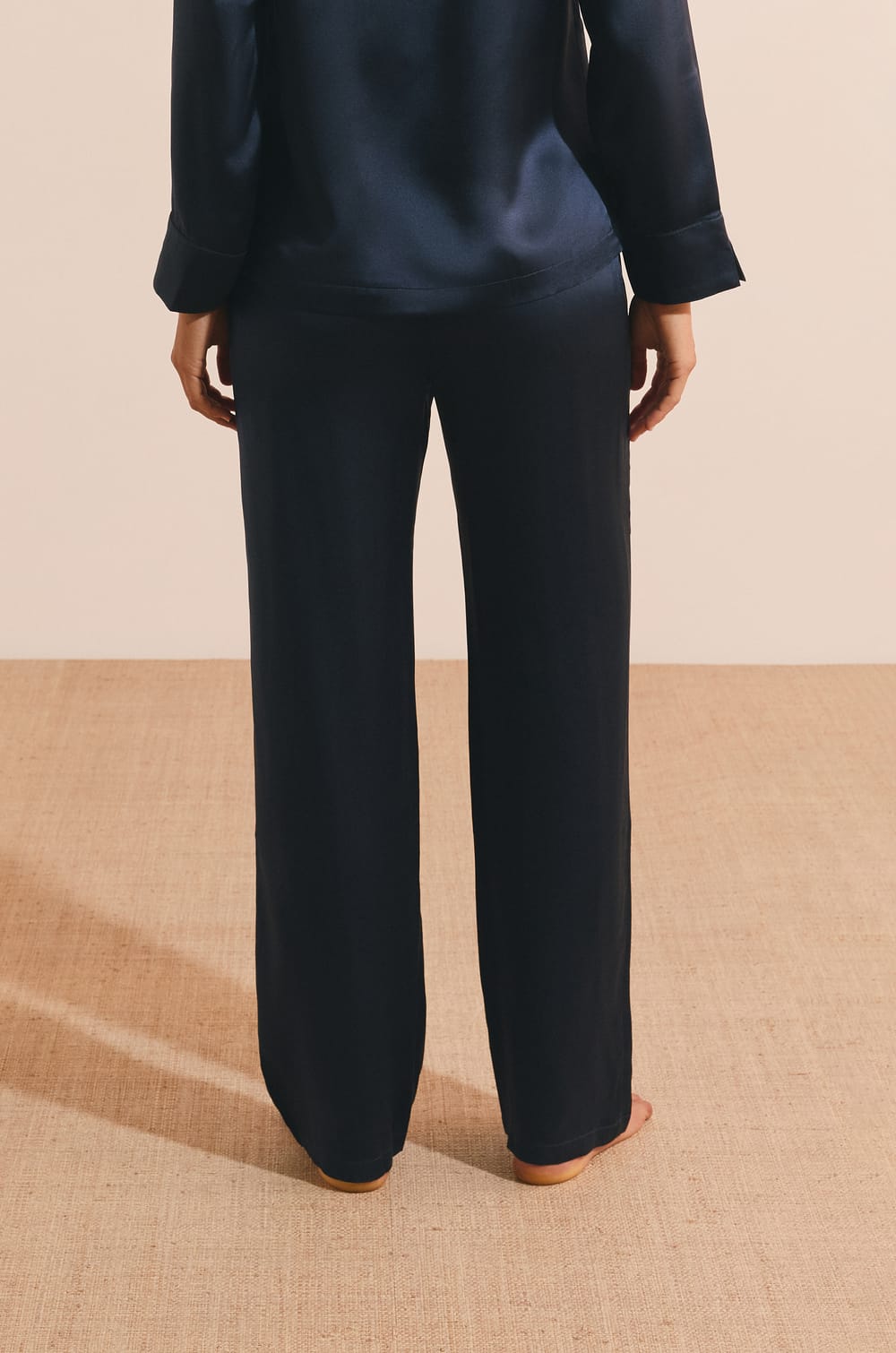 Pantal&oacute;n de pijama de seda;${refinementColor}