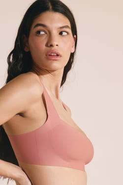 Soutien-gorge brassi&egrave;re en microfibre avec pads amovibles;${refinementColor}