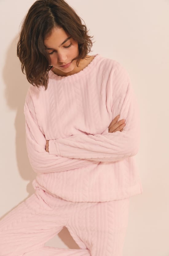 Pull col rond avec motifs tress&eacute;s;${refinementColor}