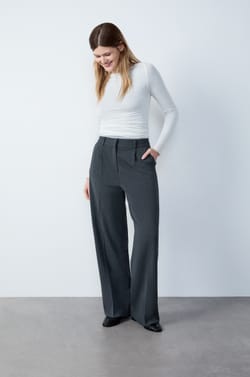 Wide Cut Trousers;${refinementColor}