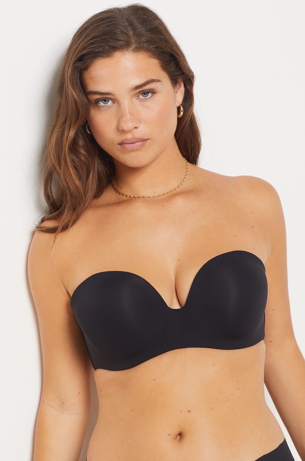 Bra bandeau de microfibra. copa c-e;${refinementColor}