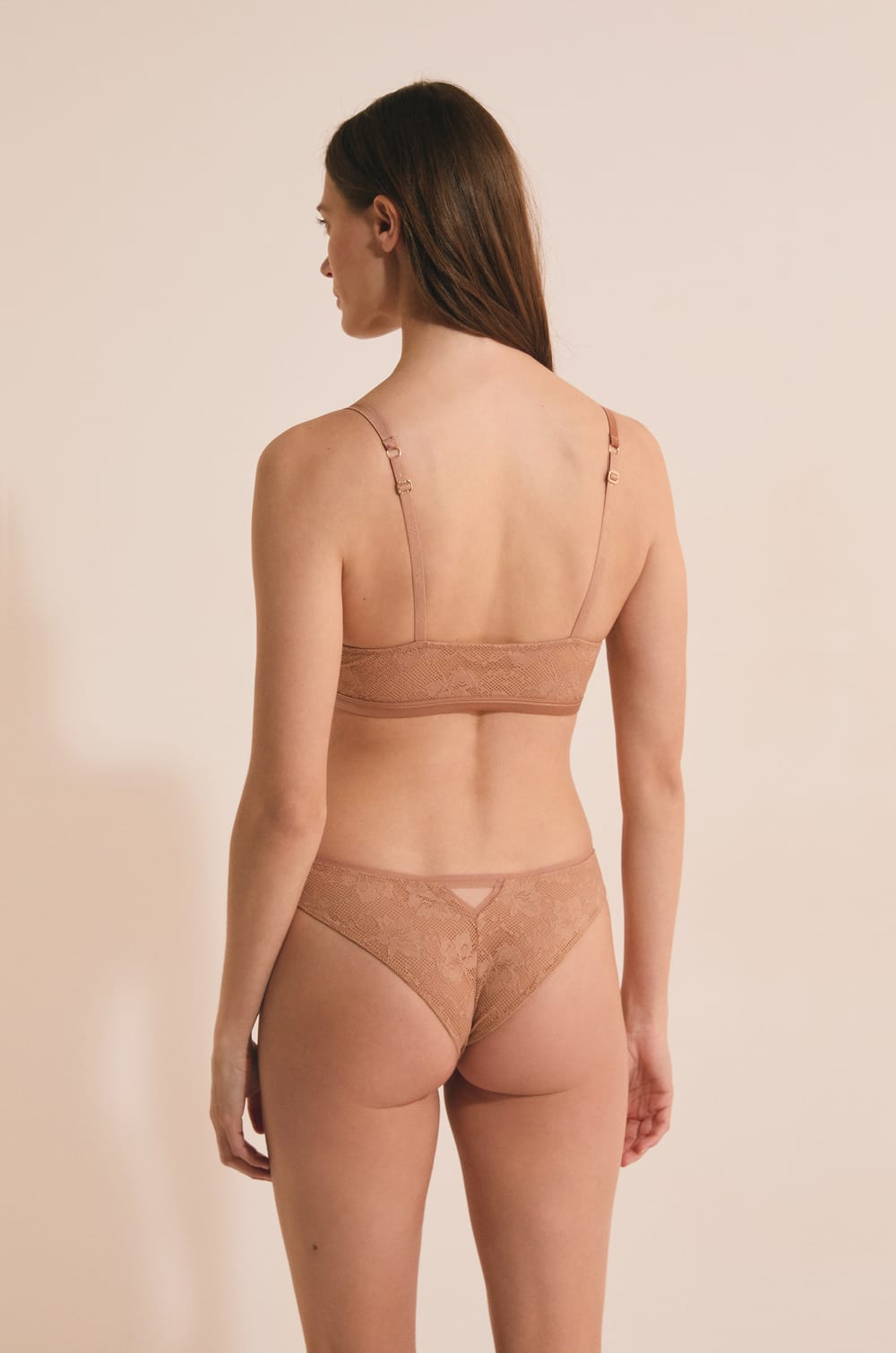Sujetador tipo bralette de encaje;${refinementColor}