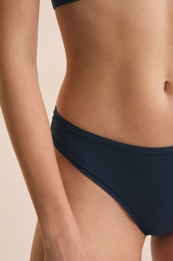Tanga de microfibra;${refinementColor}