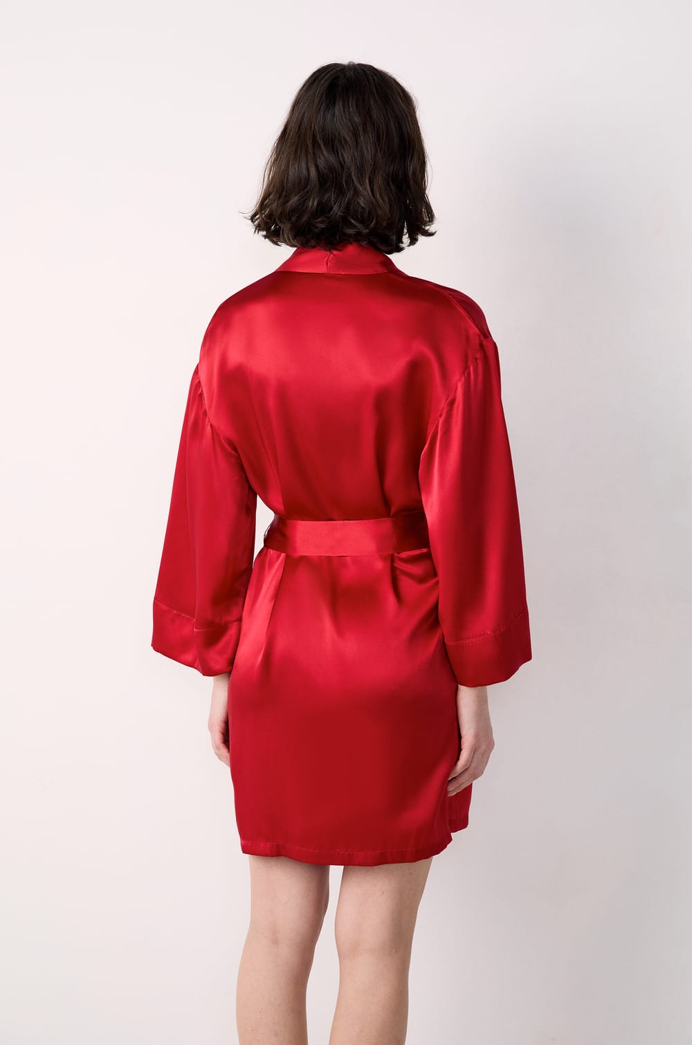 Silk Robe;${refinementColor}