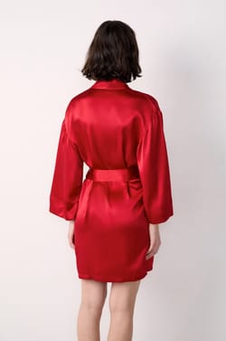 Silk Robe;${refinementColor}