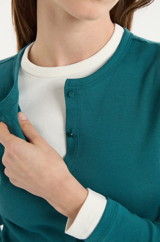 T-shirt boutonn&eacute; &agrave; manches longues en coton;${refinementColor}