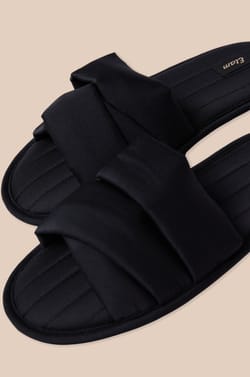 Chaussons tongs;${refinementColor}