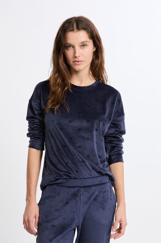 Pyjama 2 pièces à motifs coeurs effet velours;${refinementColor}