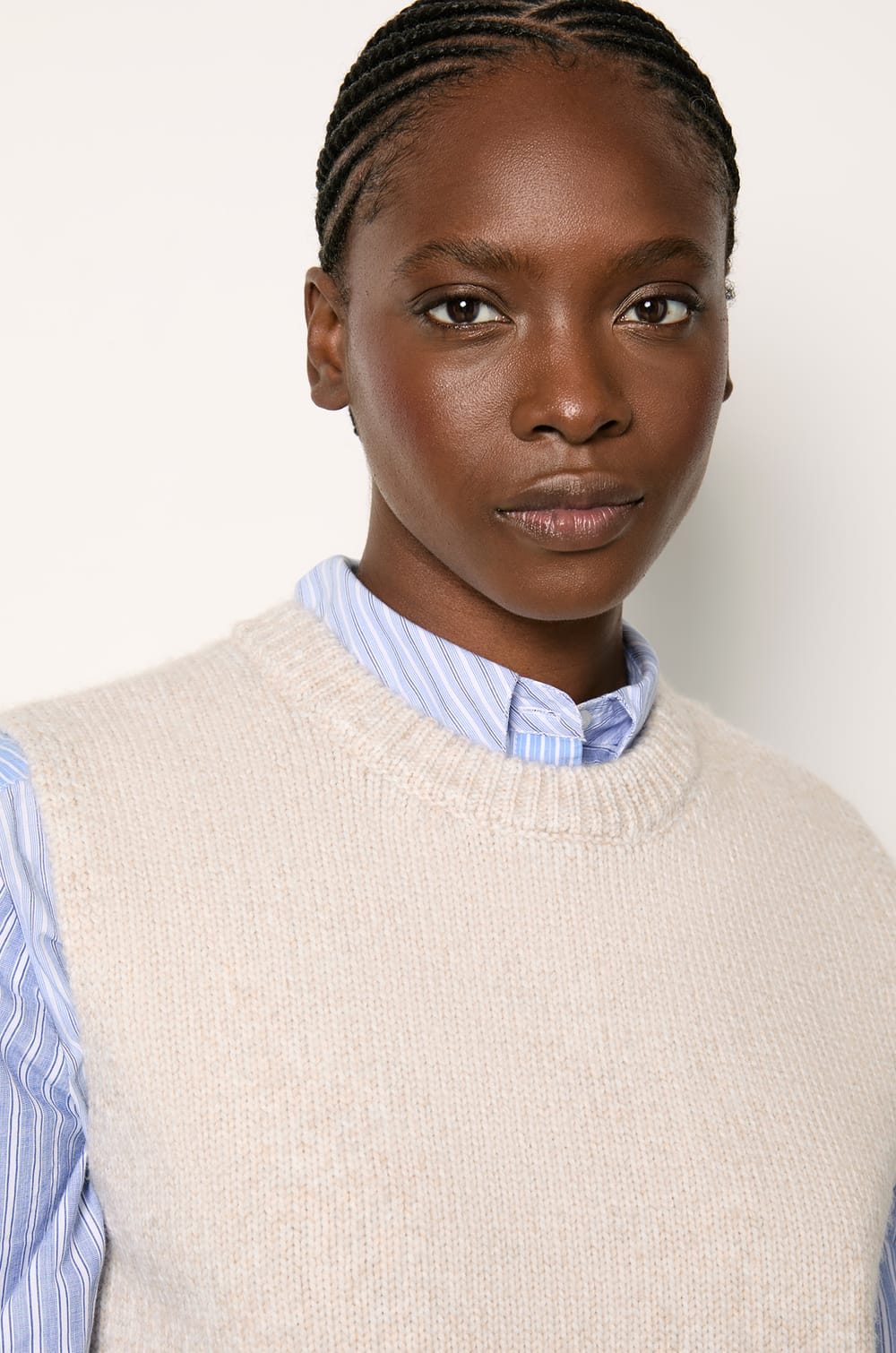 Sleeveless Sweater;${refinementColor}