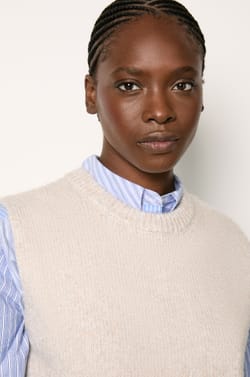 Sleeveless Sweater;${refinementColor}