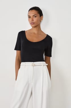 V-neck cotton backless T-shirt;${refinementColor}