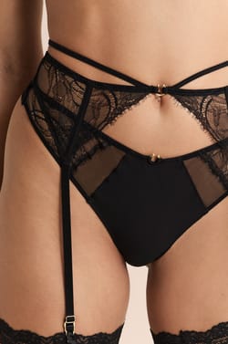 Porte-jarretelles en dentelle;${refinementColor}