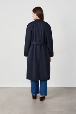 Long trench coat with belt;${refinementColor}
