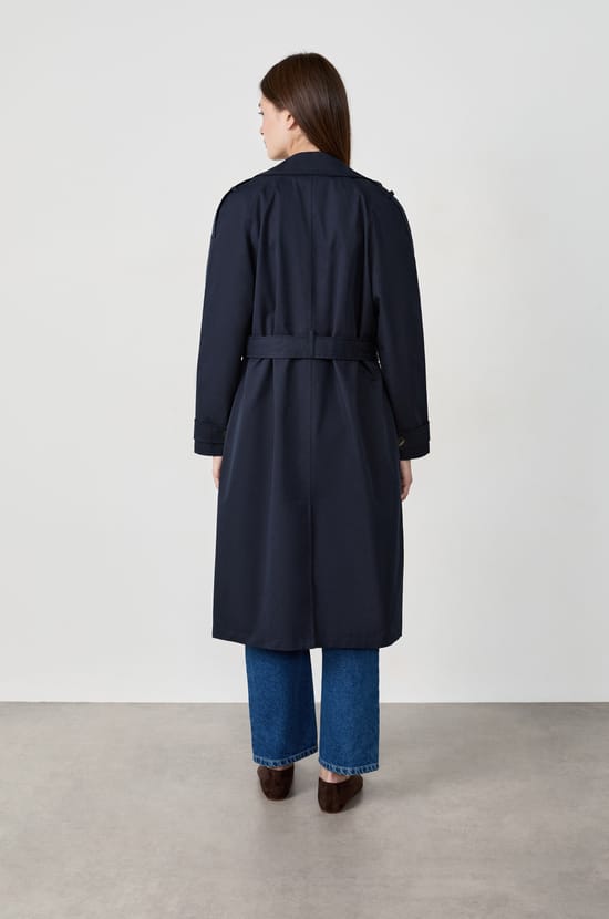 Long trench coat with belt;${refinementColor}