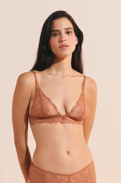 Soutien-gorge triangle en dentelle;${refinementColor}