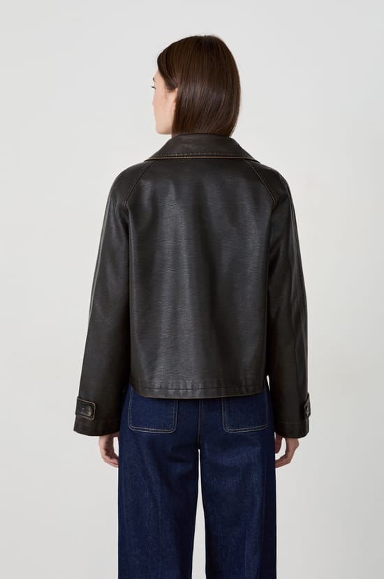 Veste courte effet cuir;${refinementColor}