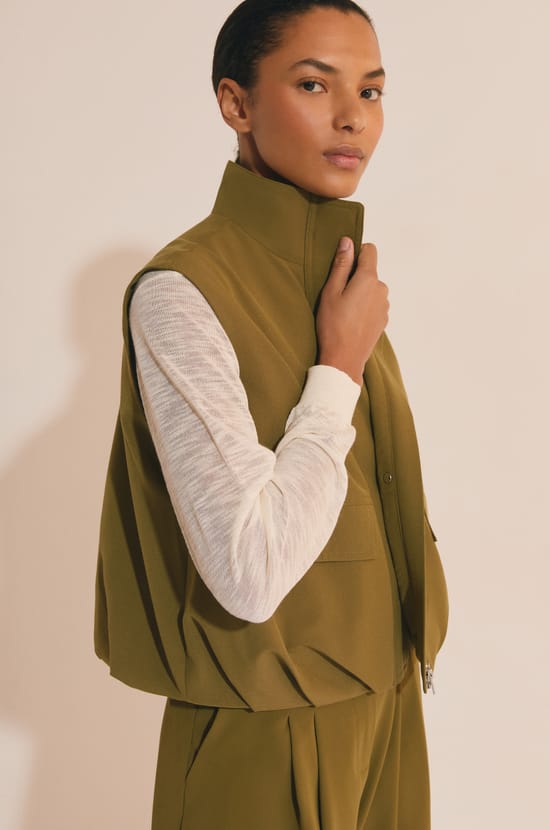 Veste sans manches col montant;${refinementColor}