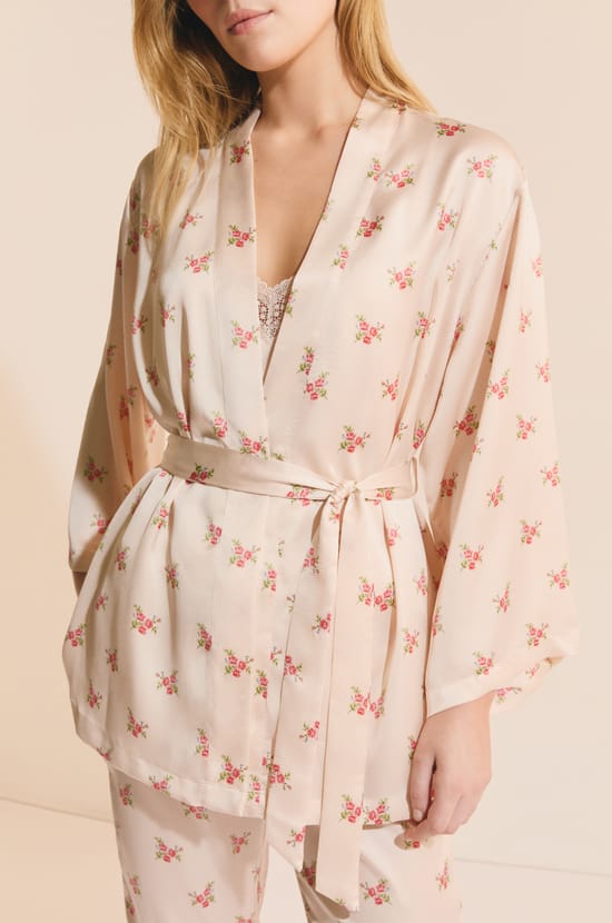 Ensemble de pyjama 3 pi&egrave;ces satin&eacute; &agrave; motifs fleuris;${refinementColor}