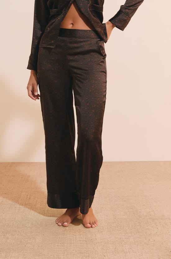 Pantalon de pyjama satin&eacute; &agrave; motifs;${refinementColor}
