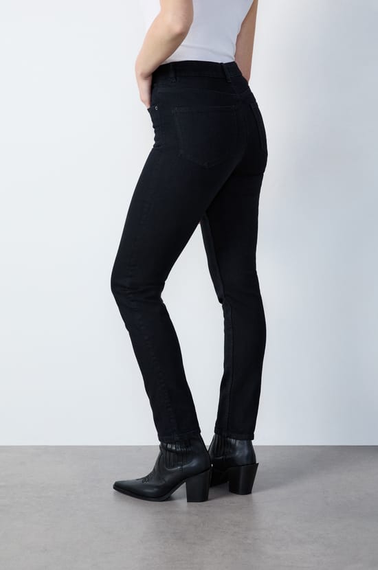 Slim fit jeans;${refinementColor}