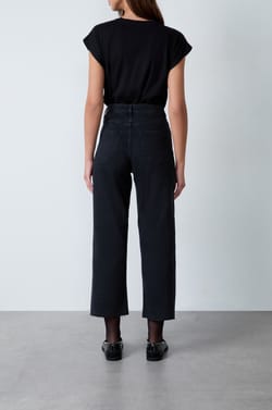 Wide-leg jeans;${refinementColor}