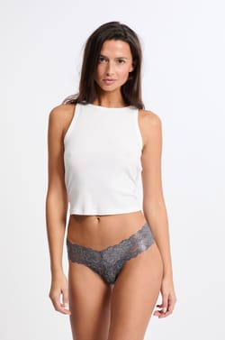 Tanga en dentelle;${refinementColor}