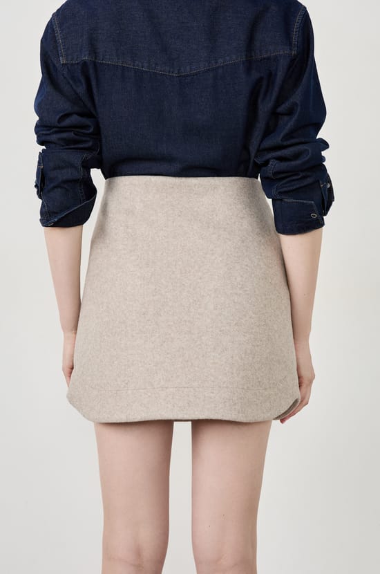 Short Skirt;${refinementColor}