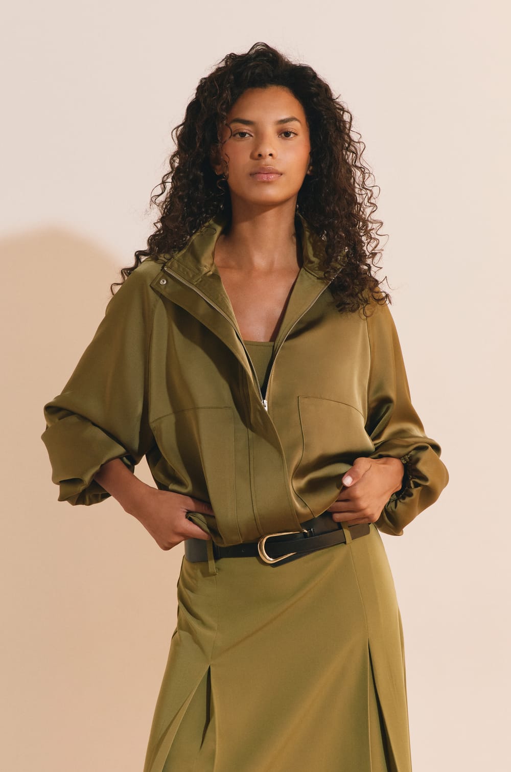 Veste courte satin&eacute;e;${refinementColor}