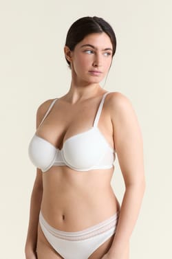 Soutien-gorge N.4 - Le coques fines en microfibre avec d&eacute;tails dentelle;${refinementColor}