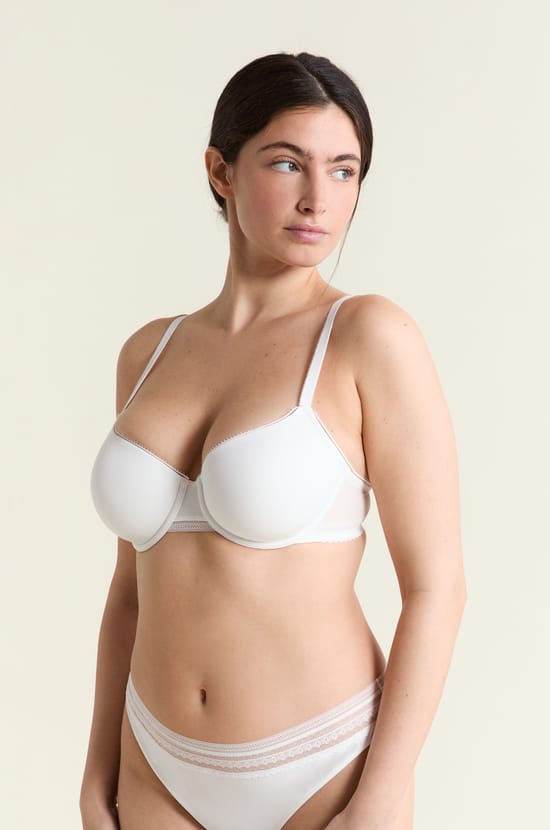 Soutien-gorge N.4 - Le coques fines en microfibre avec d&eacute;tails dentelle;${refinementColor}