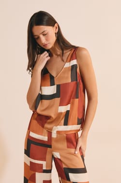 Top &agrave; imprim&eacute; g&eacute;om&eacute;trique;${refinementColor}