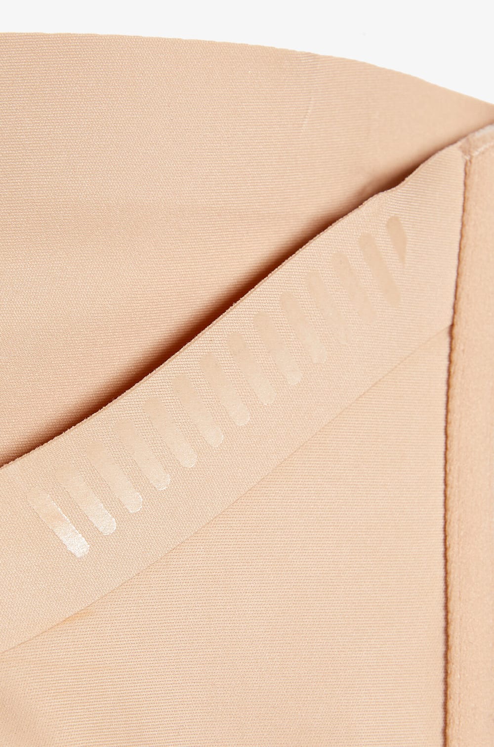 Panty spécial dos nu plongeant - maintien fort;${refinementColor}
