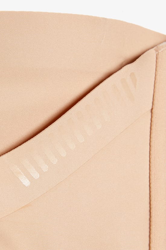 Panty spécial dos nu plongeant - maintien fort;${refinementColor}