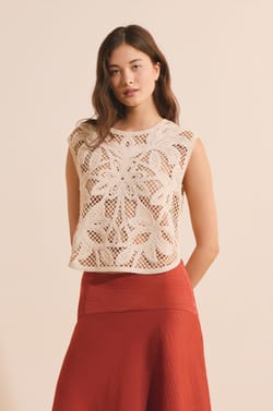 T-shirt avec broderie;${refinementColor}