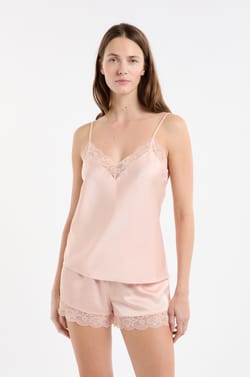 Caraco satiné détails dentelle;${refinementColor}