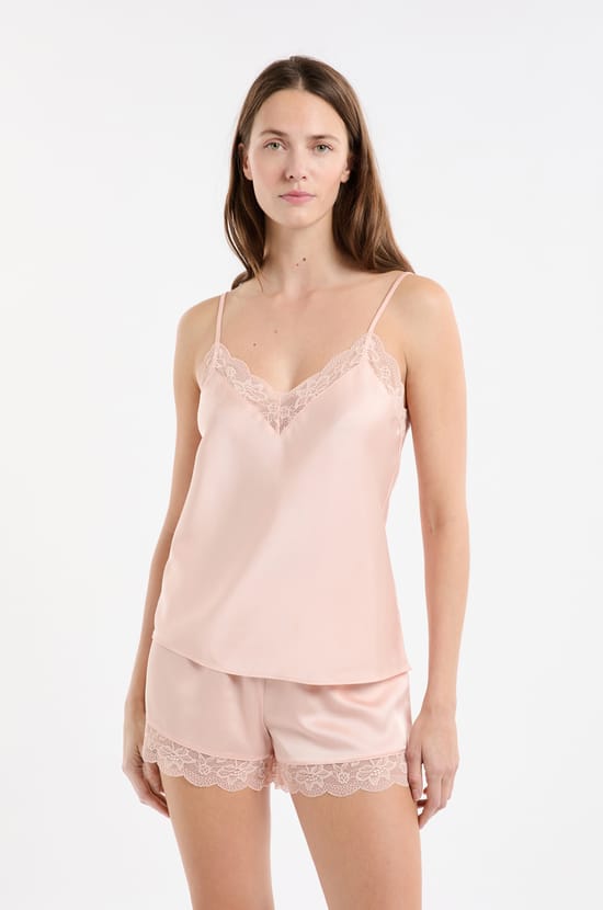 Caraco satiné détails dentelle;${refinementColor}