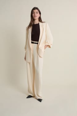 Long-sleeved Blazer;${refinementColor}